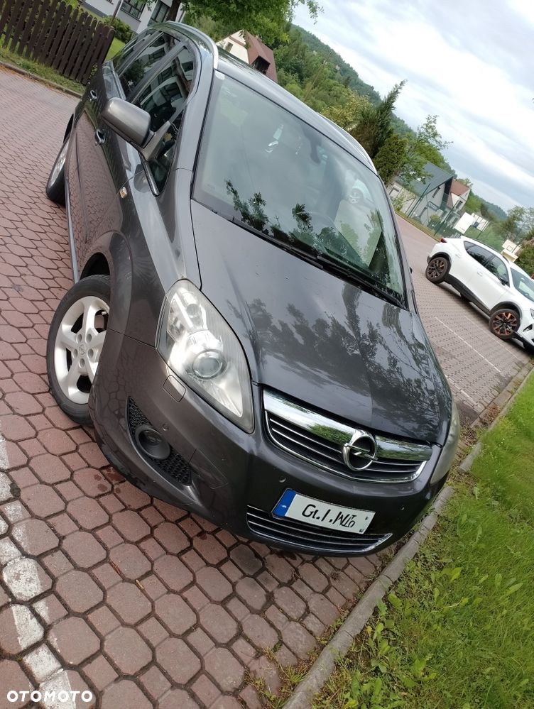Opel Zafira - 1