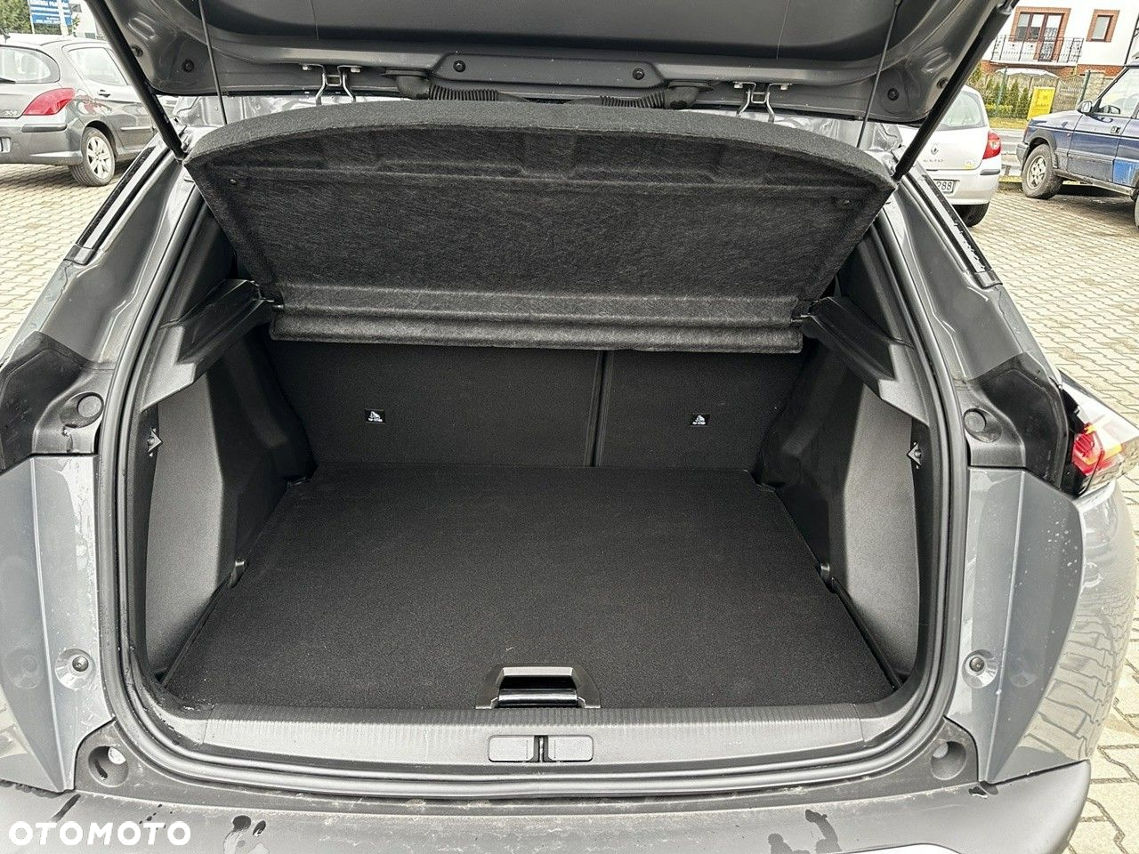 Peugeot 2008 - 12