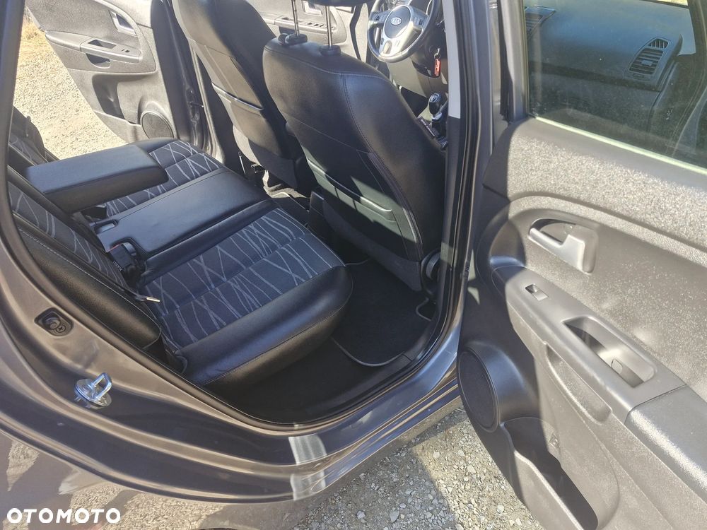 Kia Venga 1.6 CVVT Black Collection - 24