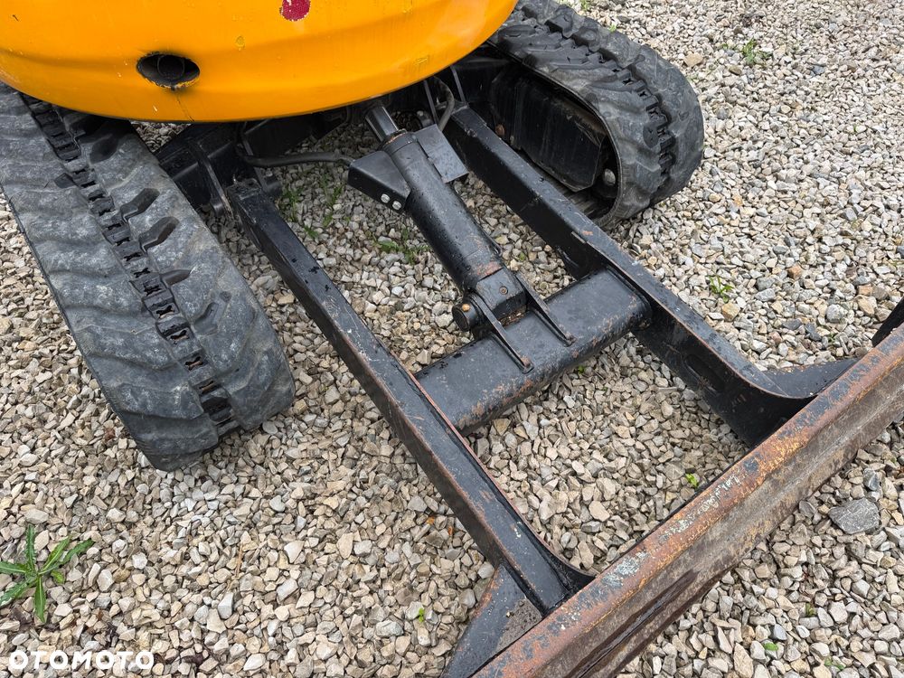 JCB - 4