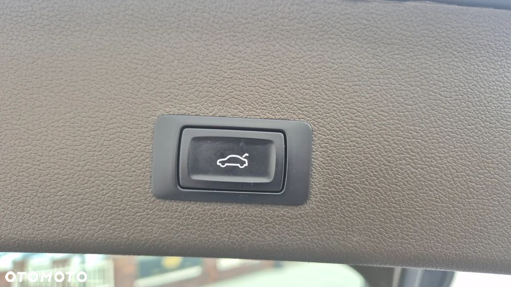 Audi A4 Avant 2.0 TDI DPF clean diesel multitronic Ambiente - 31