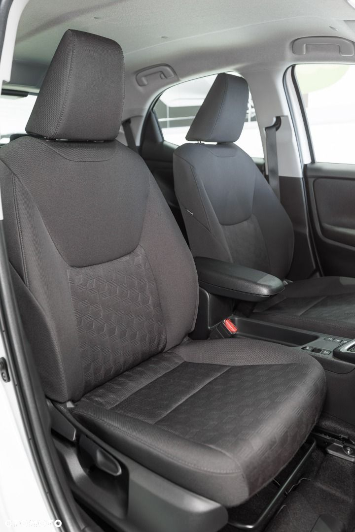 Toyota Yaris - 10