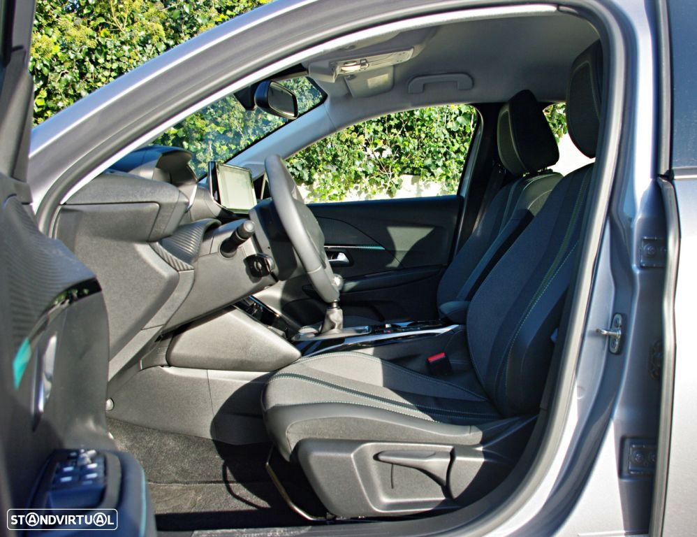 Peugeot 208 1.2 PureTech Allure - 18