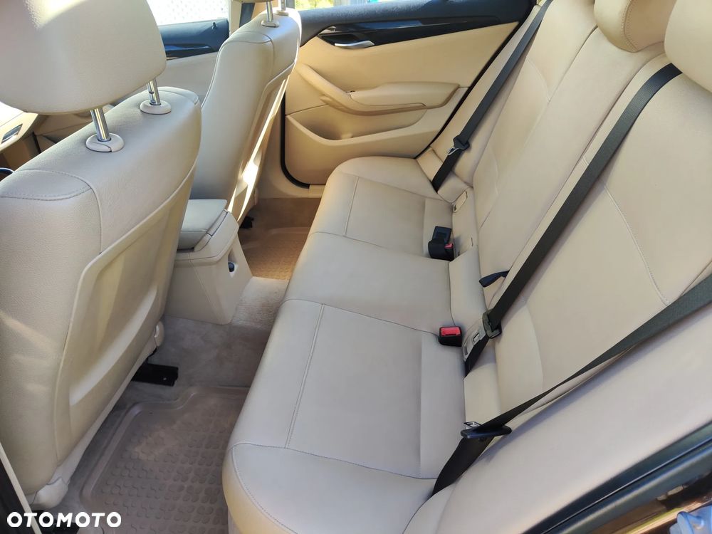 BMW X1 xDrive20d - 10