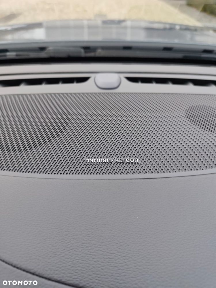 Volvo V60 T6 AWD Plug-In Hybrid Ultra Dark - 16