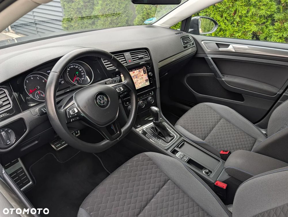 Volkswagen Golf - 39