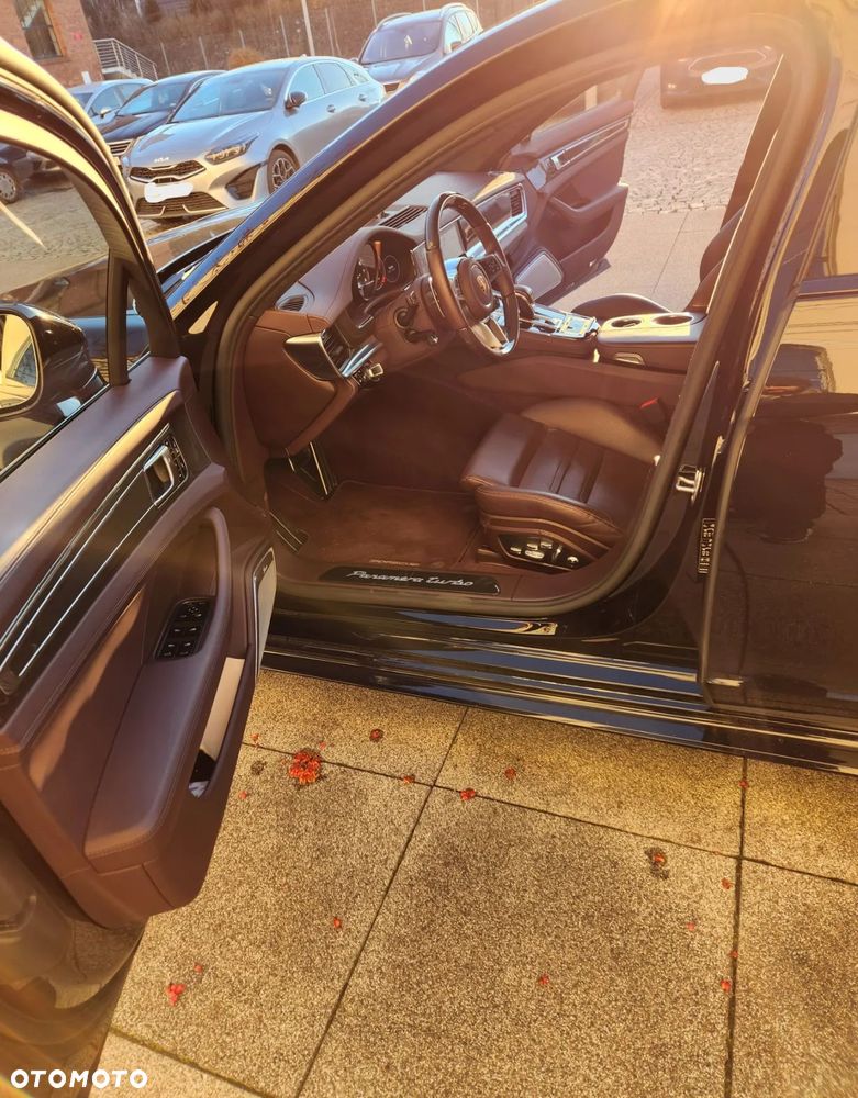 Porsche Panamera Turbo - 16