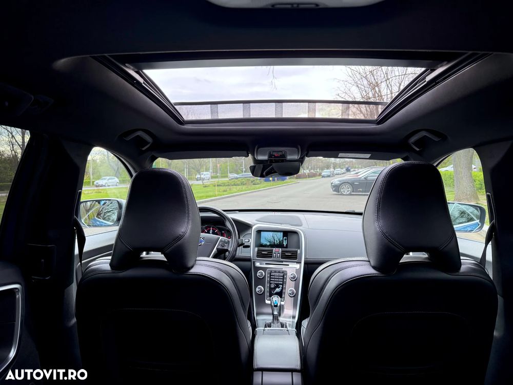 Volvo XC 60 D5 AWD Geartronic Summum - 17
