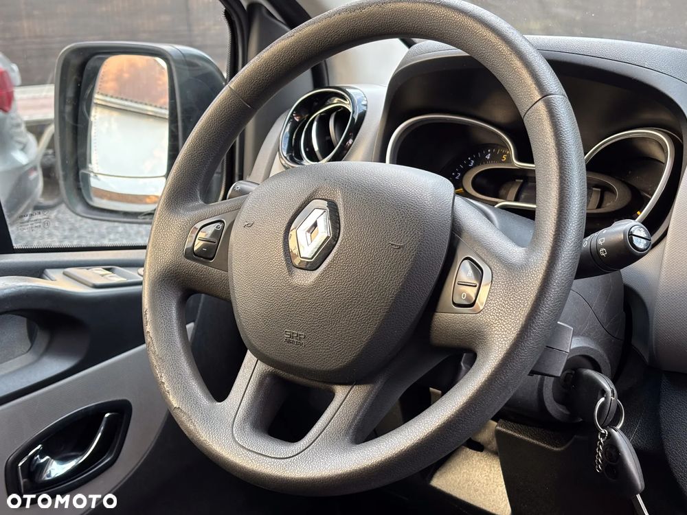 Renault Trafic - 15