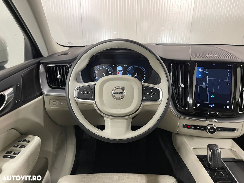 Volvo XC 60 T6 AWD Recharge Geartronic Inscription Expression - 6