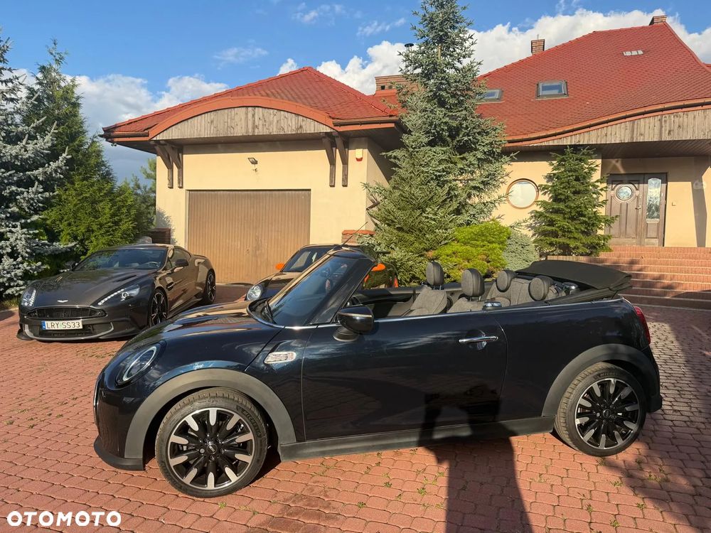 MINI Cooper Anniversary Edition - 19