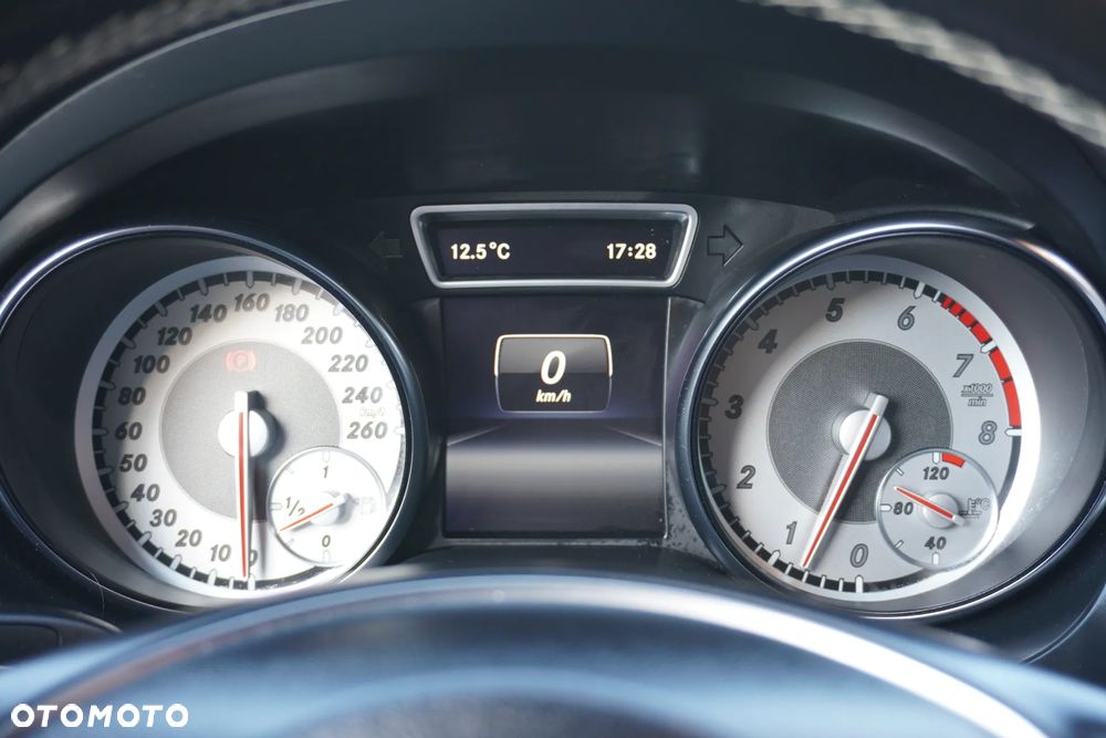 Mercedes-Benz CLA 200 Peak Edition - 36