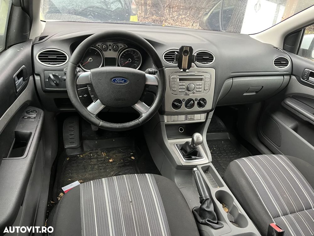 Dezmembrez Ford Focus 2 facelift alb break 1,6 TDCI 2009 - 6