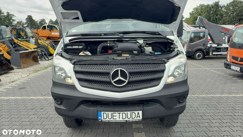Mercedes-Benz Sprinter - 24