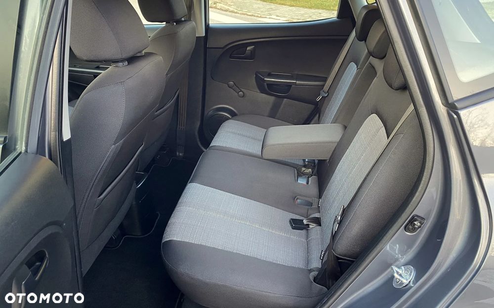 Kia Venga 1.6 L - 23