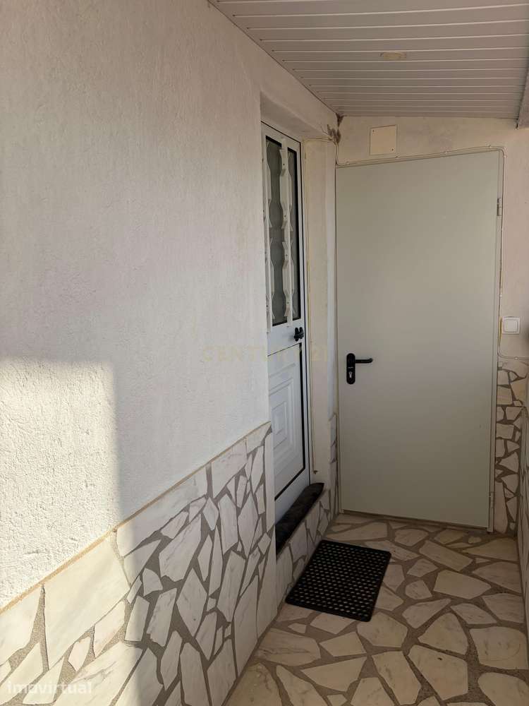 Moradia T6 com quintal e palheiro em Monforte da Beira — Espaço, charm - Grande imagem: 2/29