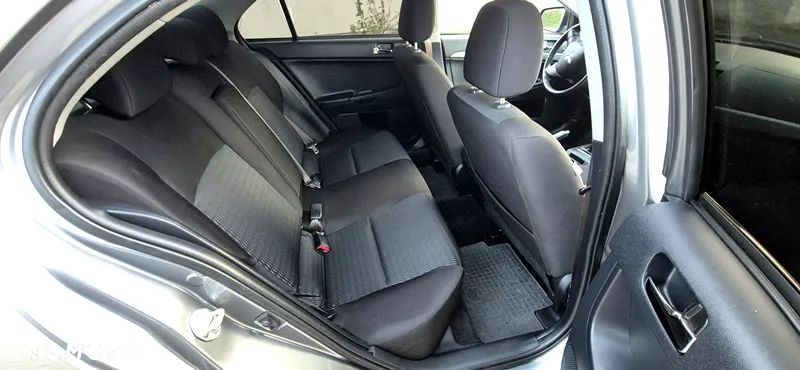 Mitsubishi Lancer 1.6 Invite - 8