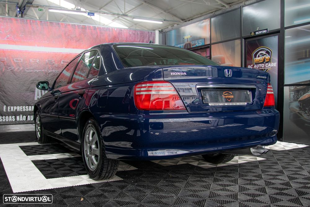 Honda Accord 1.6 LS - 5