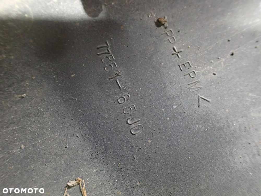 LISTWA BŁOTNIKA PRAWA SUZUKI GRAND VITARA II 1.9 - 6