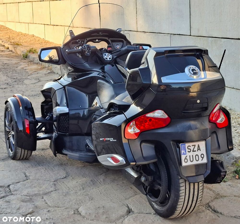 Can-Am Spyder - 18