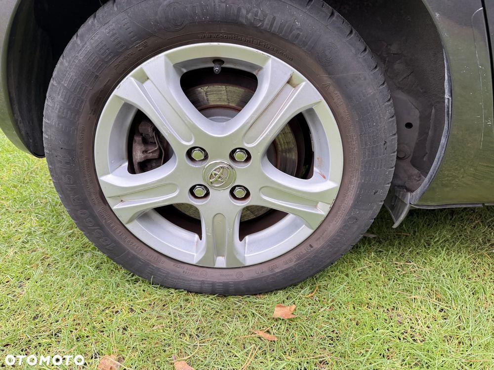 Toyota Yaris 1.33 Premium - 37
