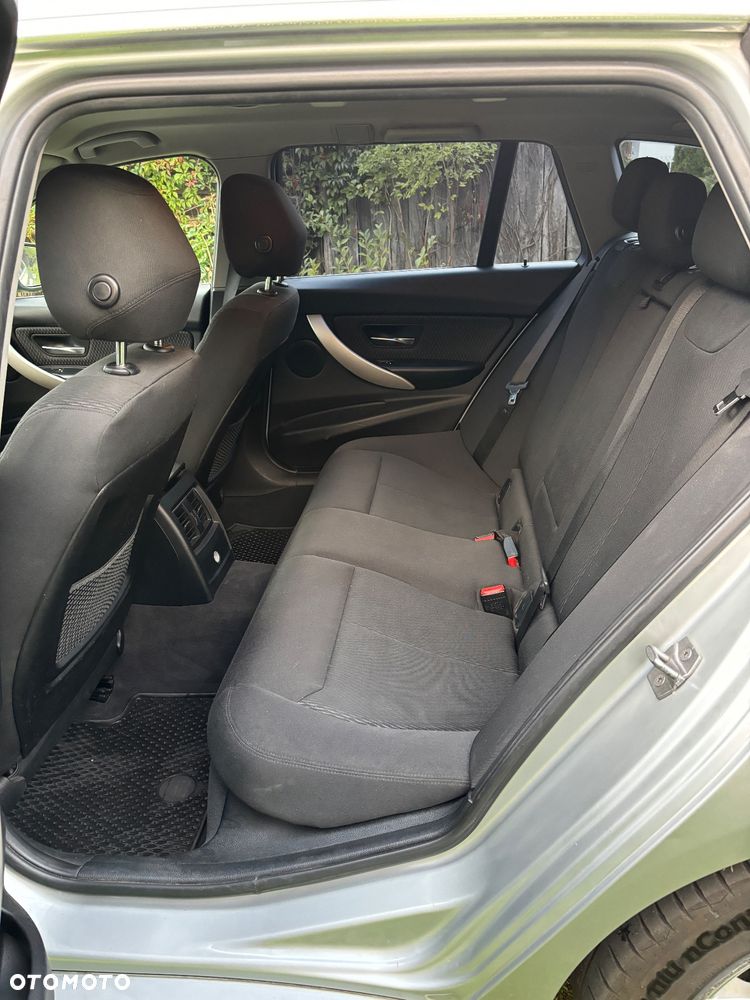 BMW Seria 3 318d - 13