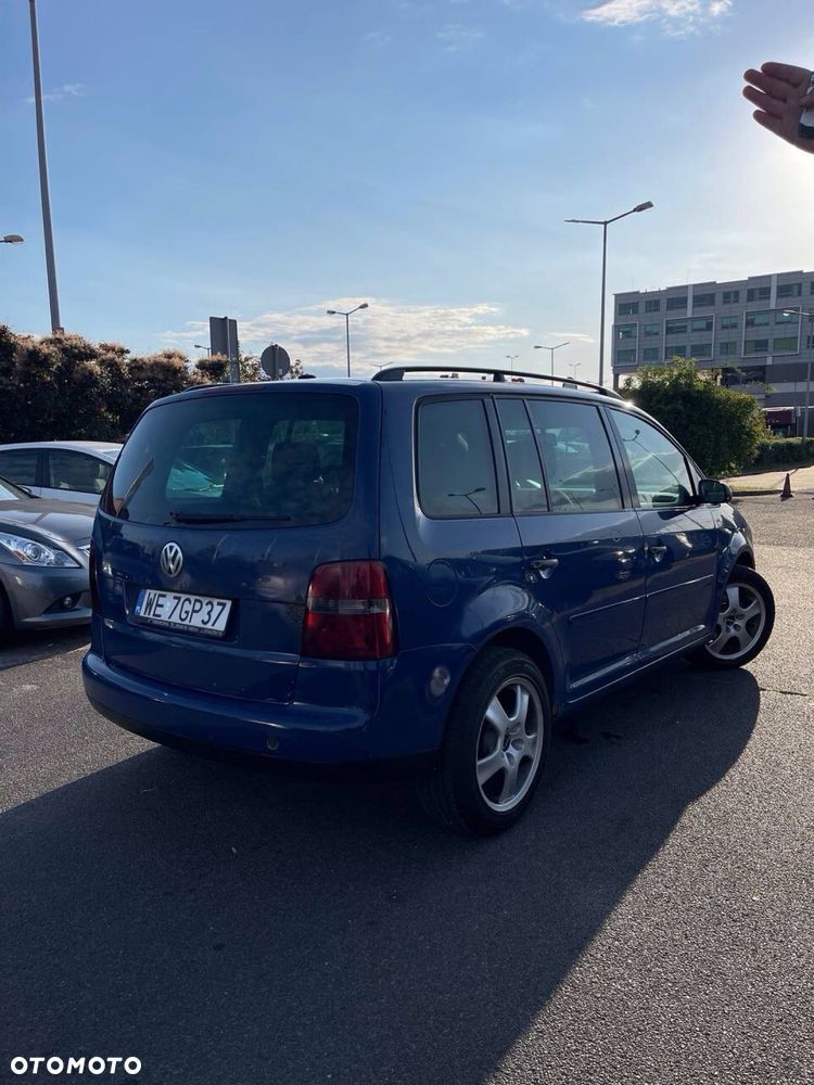 Volkswagen Touran - 4
