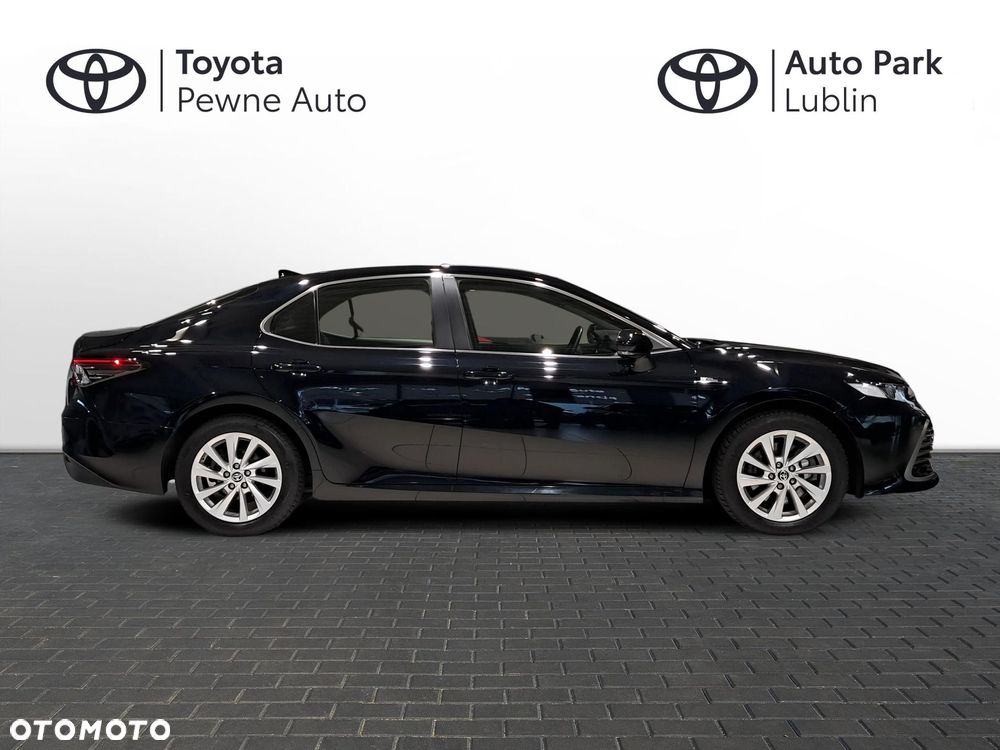 Toyota Camry - 6