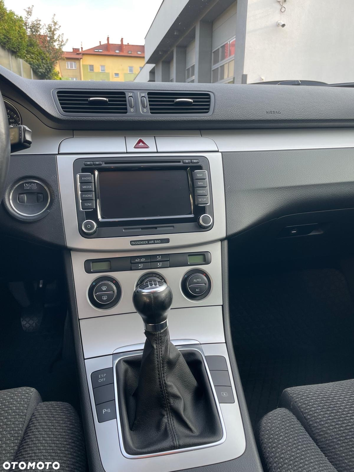 Volkswagen Passat 1.8 TSI Comfortline - 9