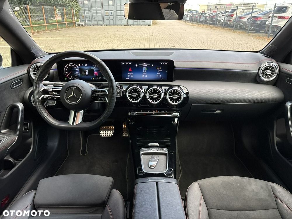 Mercedes-Benz CLA 200 7G-DCT - 13