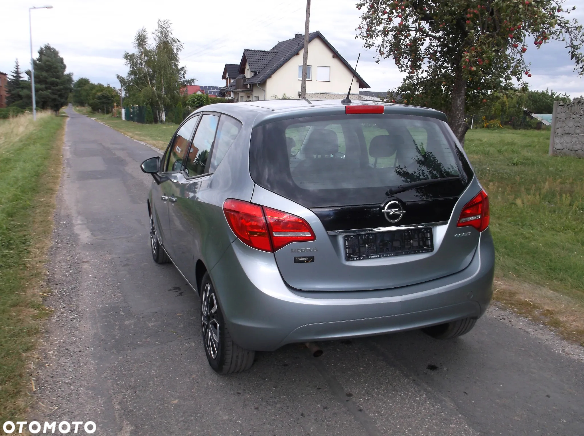 Opel Meriva 1.4 T Essentia S&S - 33