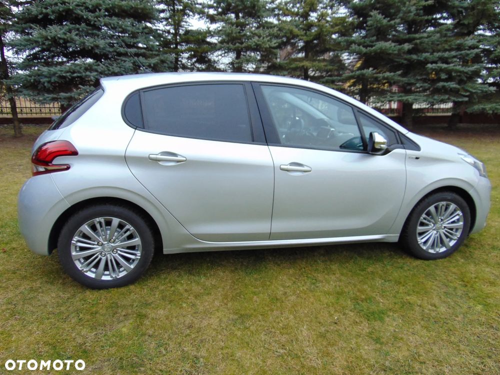 Peugeot 208 82 PureTech Style - 12
