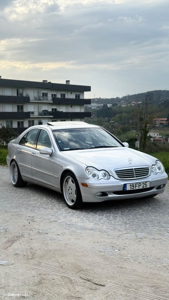 Mercedes-Benz C 320 4Matic Avantgarde - 2