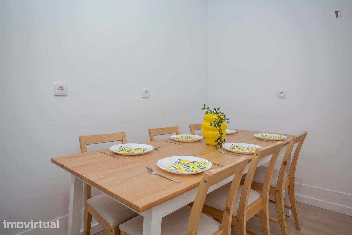 Quarto - localizado em Santos Lisbon - Grande imagem: 4/10