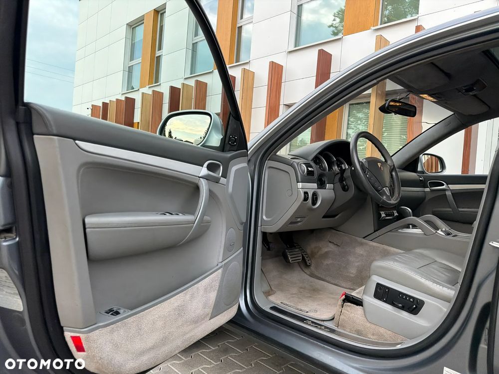 Porsche Cayenne - 5