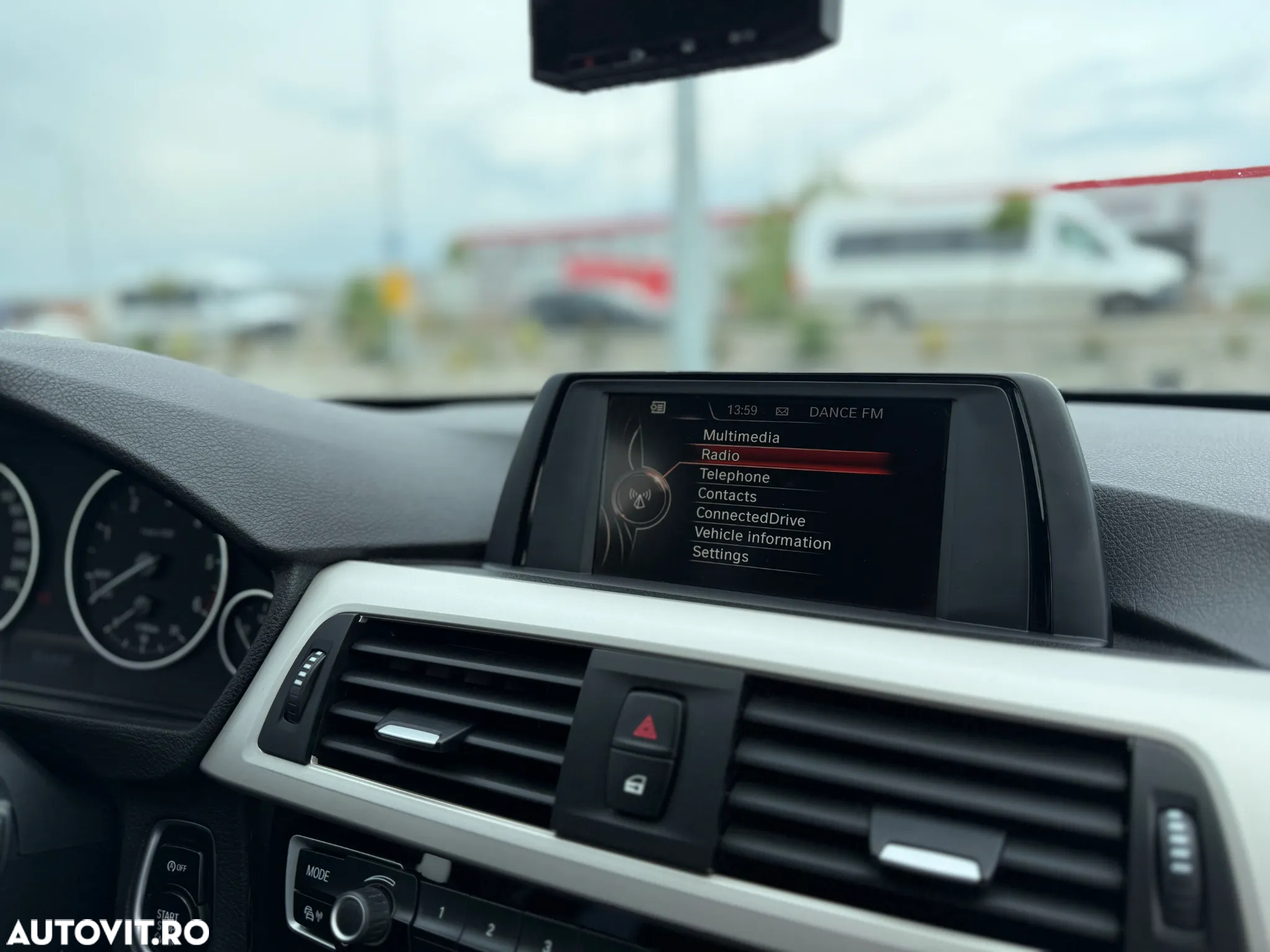BMW Seria 3 320d - 35
