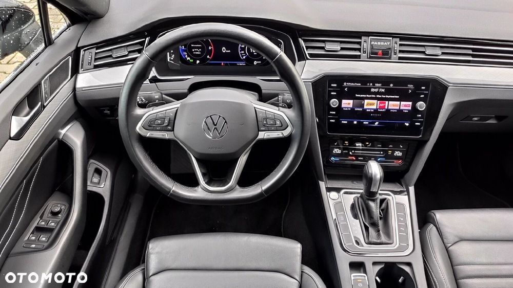 Volkswagen Passat - 38
