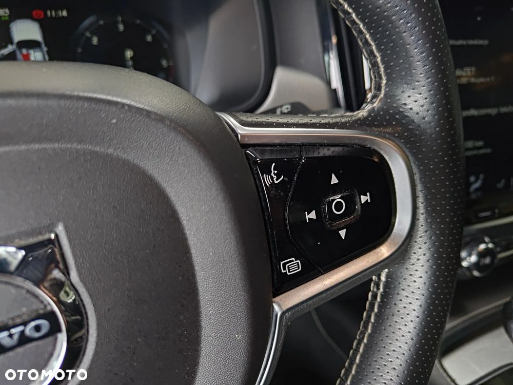 Volvo V90 D4 R-Design - 17