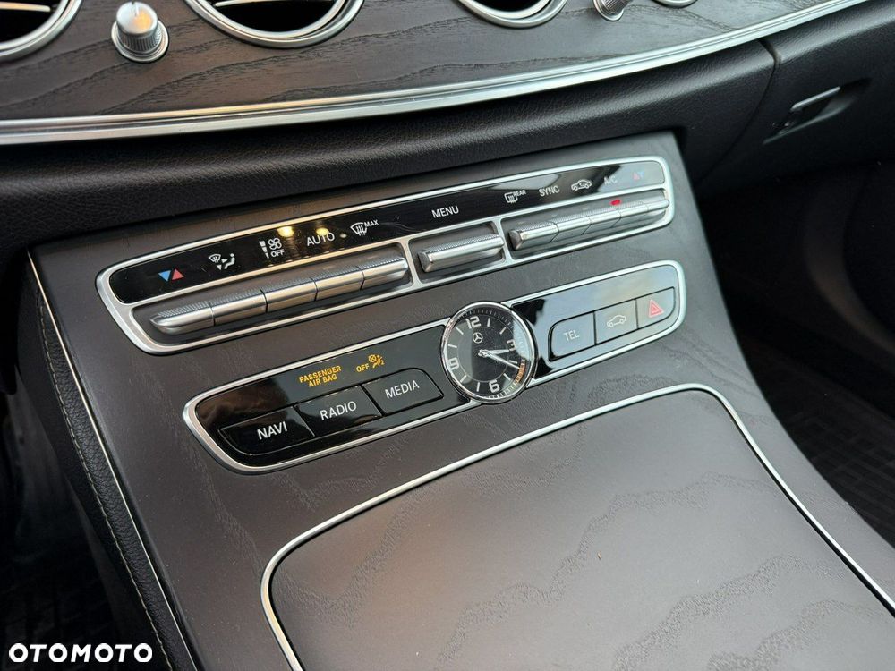 Mercedes-Benz Klasa E 400 4-Matic 9G-TRONIC - 8
