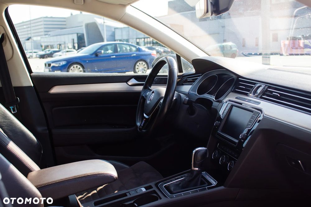 Volkswagen Passat - 13