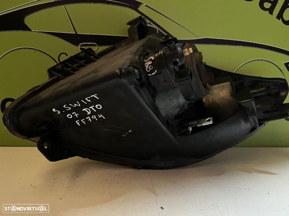 Suzuki Swift FAROL DIREITO - FF794 - 5