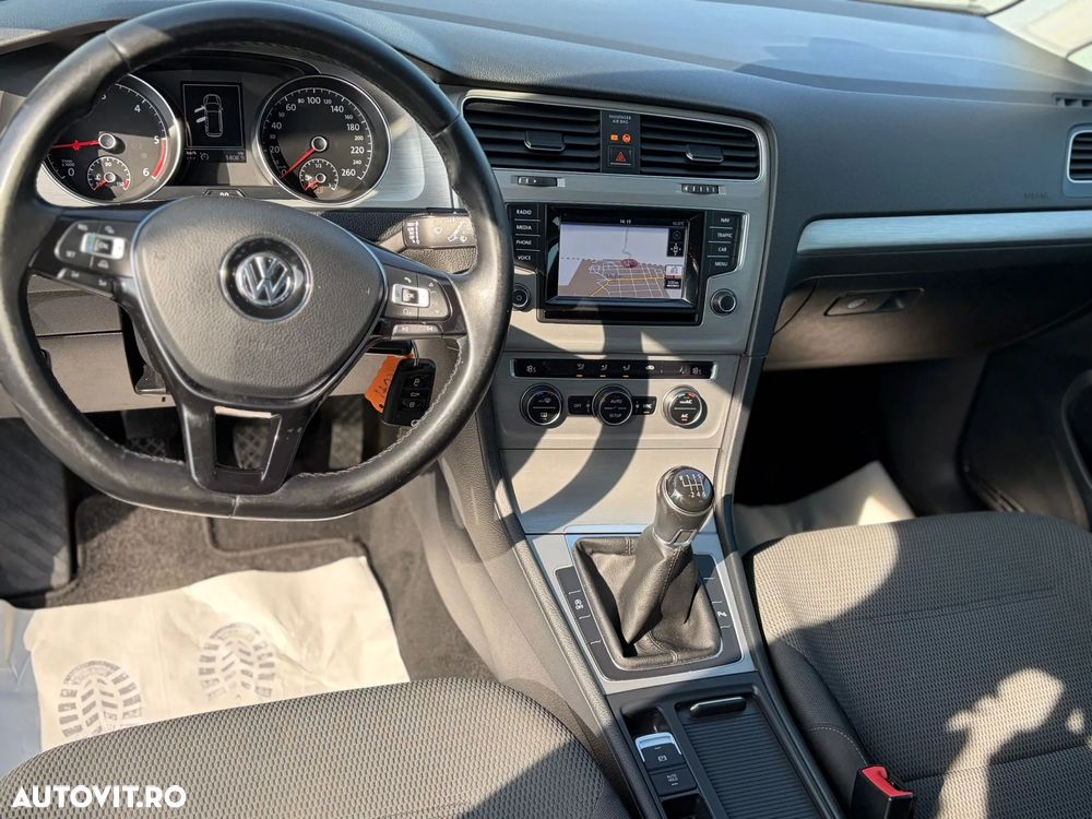 Volkswagen Golf 1.6 TDI BlueMotion Technology Comfortline - 8