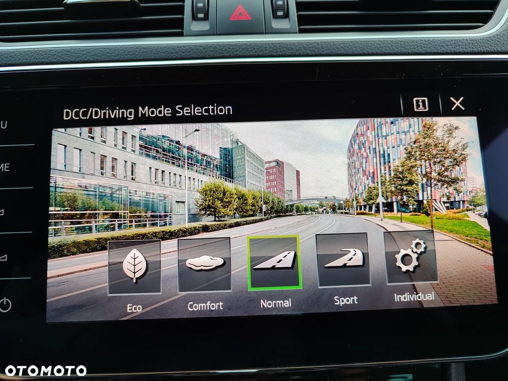 Skoda Superb 2.0 TDI L&K DSG - 26