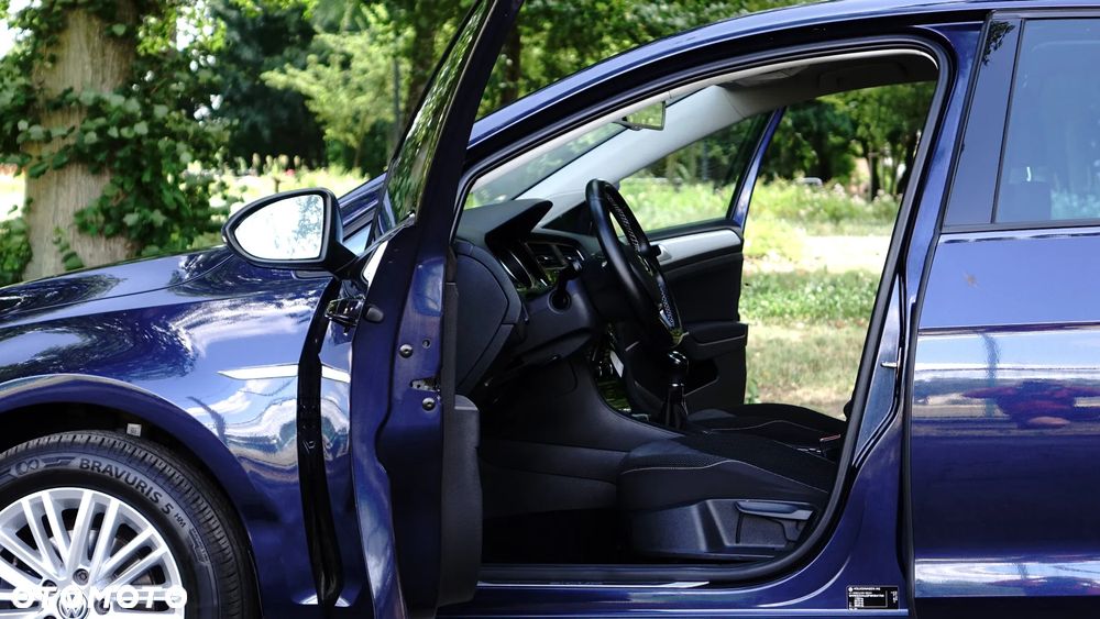 Volkswagen Golf - 6