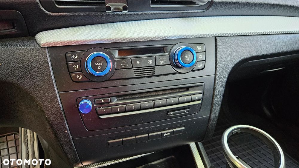 BMW Seria 1 123d - 29