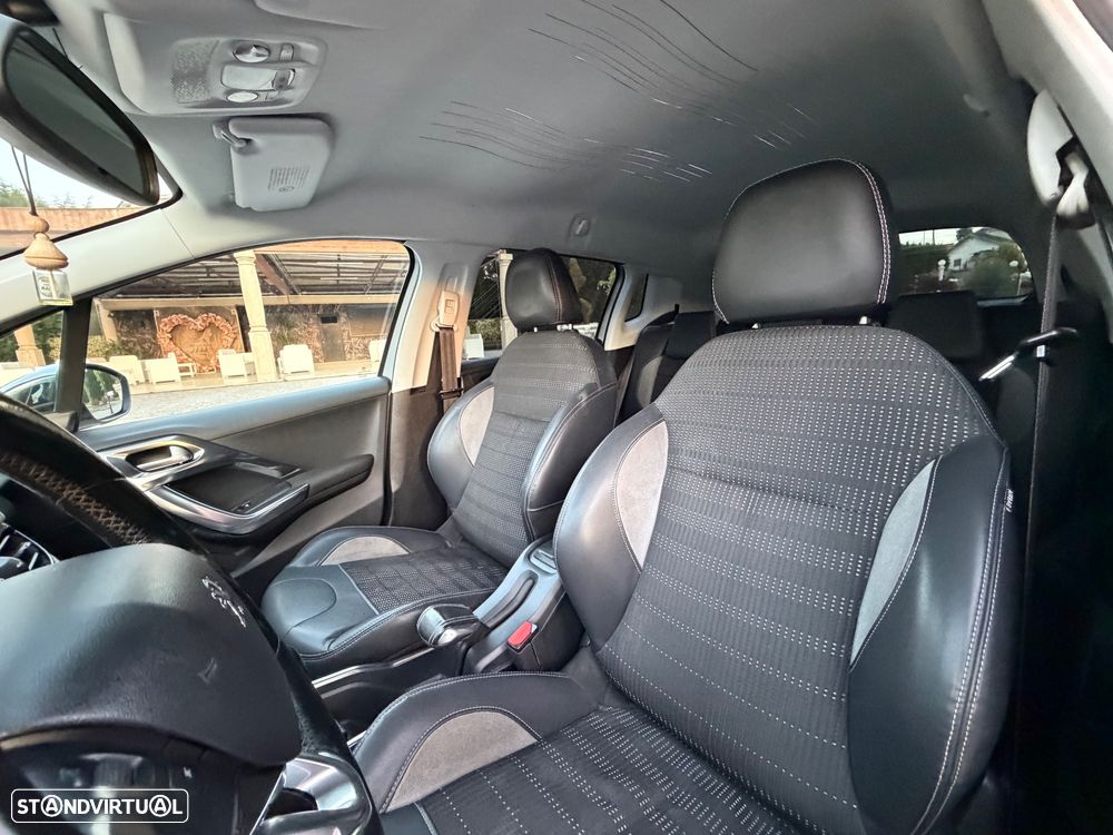 Peugeot 2008 1.6 e-HDi Allure - 27