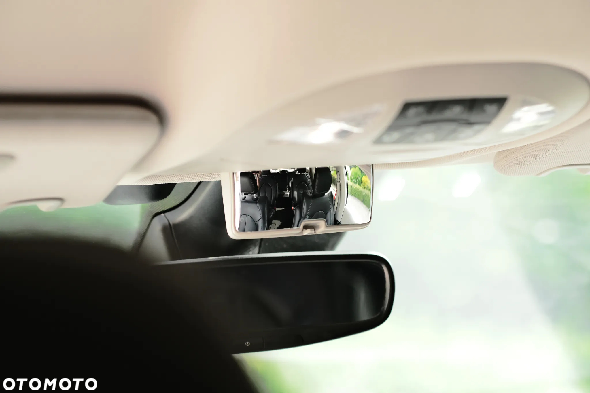 Chrysler Pacifica - 24