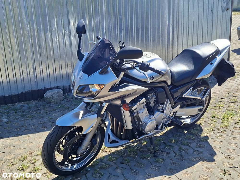 Yamaha FZS - 2