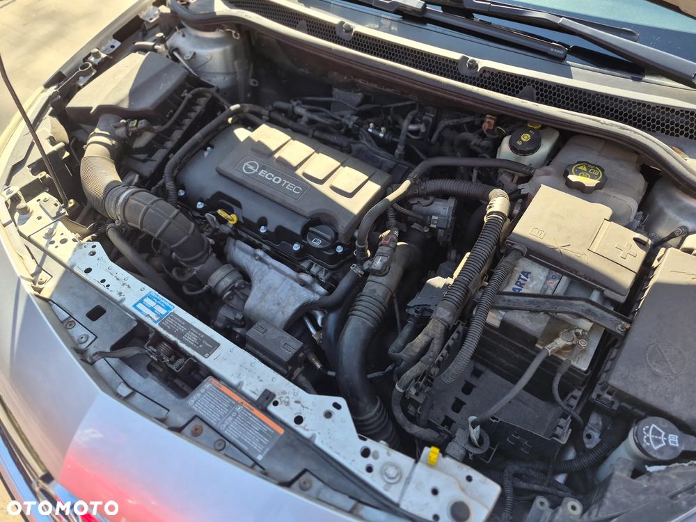 Opel Astra 1.4 Turbo - 2