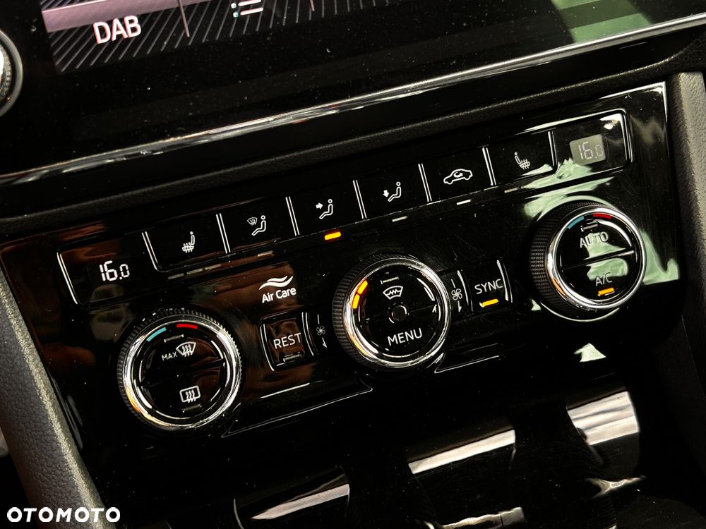 Skoda Superb 2.0 TDI DSG Premium Edition - 33